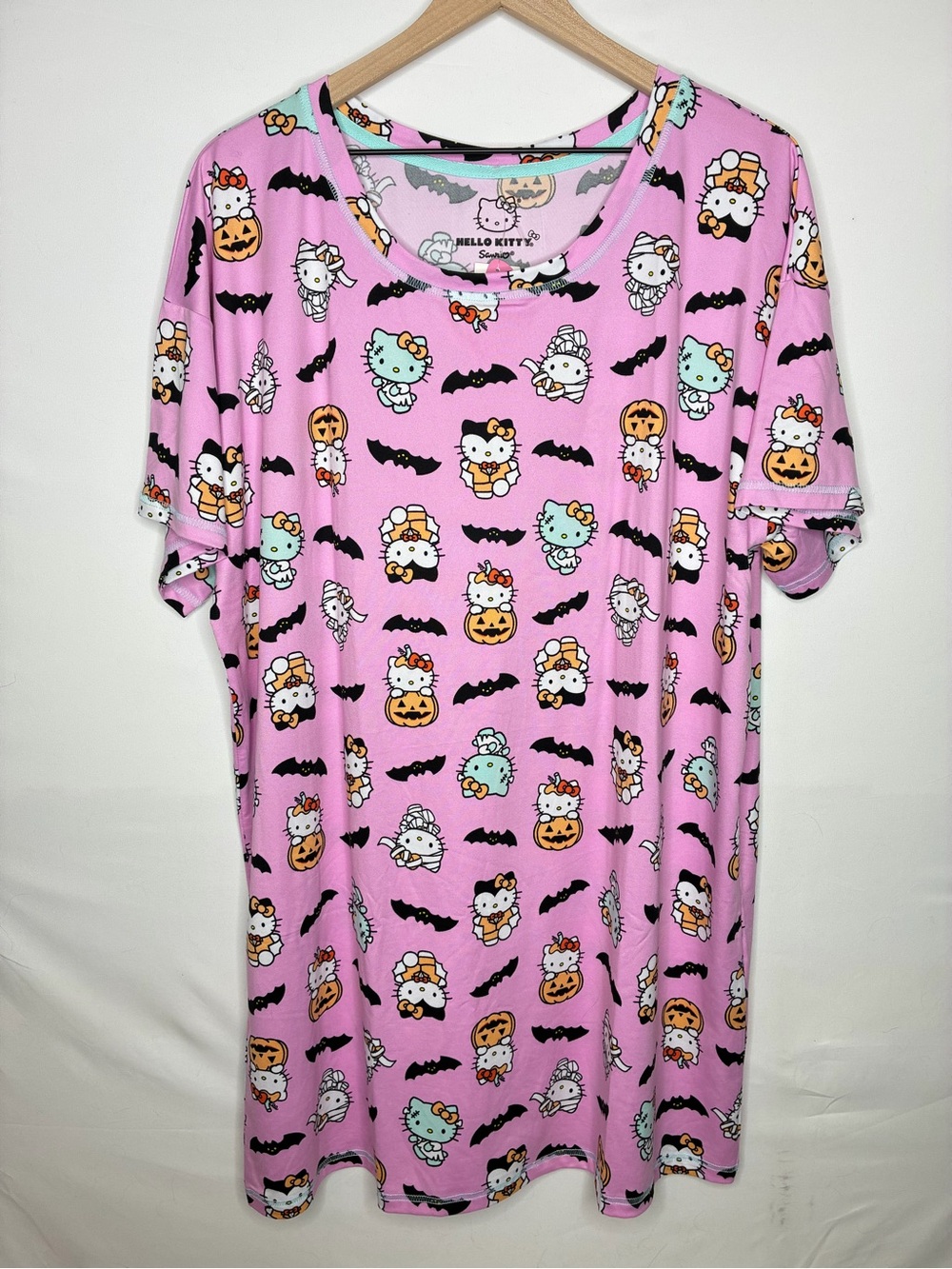 Hello Kitty Women’s XL Pink Halloween Nightgown Pajama Ghost Bats Pumpkins NWT